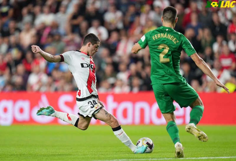Rayo Vallecano sẽ đối đầu với Almeria tại vòng đấu bù 34 La Liga