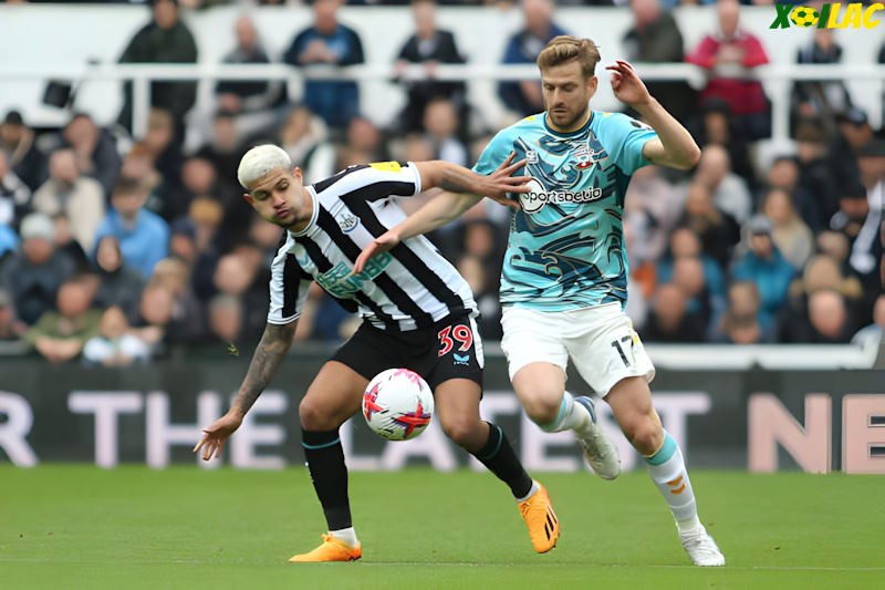 Newcastle sẽ đối đầu với Southampton trong vòng 1 Ngoại Hạng Anh Newcastle sẽ đối đầu với Southampton trong vòng 1 Ngoại Hạng Anh